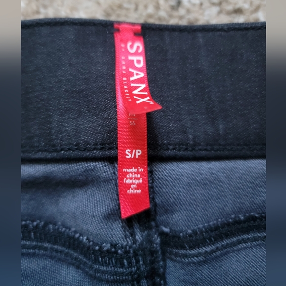 Spanx Black Distressed Skinny Jeans Jeggings Raw Edge Small - Picture 11 of 13